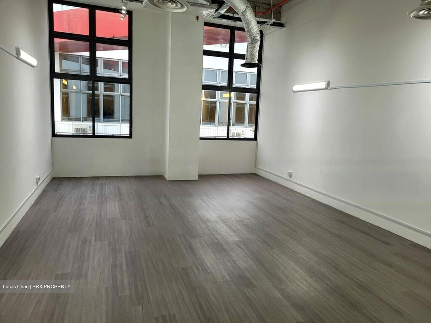 Parc Esta (D14), Office #485978631